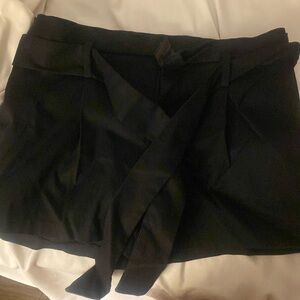 Banana republic black shorts with built-in belt